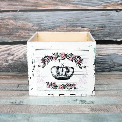 Box z překližky, motiv koruna